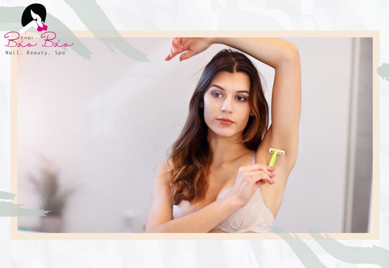 Cạo lông nách bị nổi hạch là do dao cạo không vệ sinh